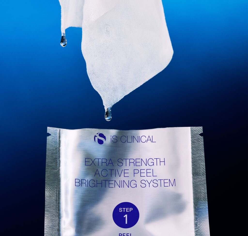 iS Clinical Extra Strength Active Peel Brightening System stap 1 en 2