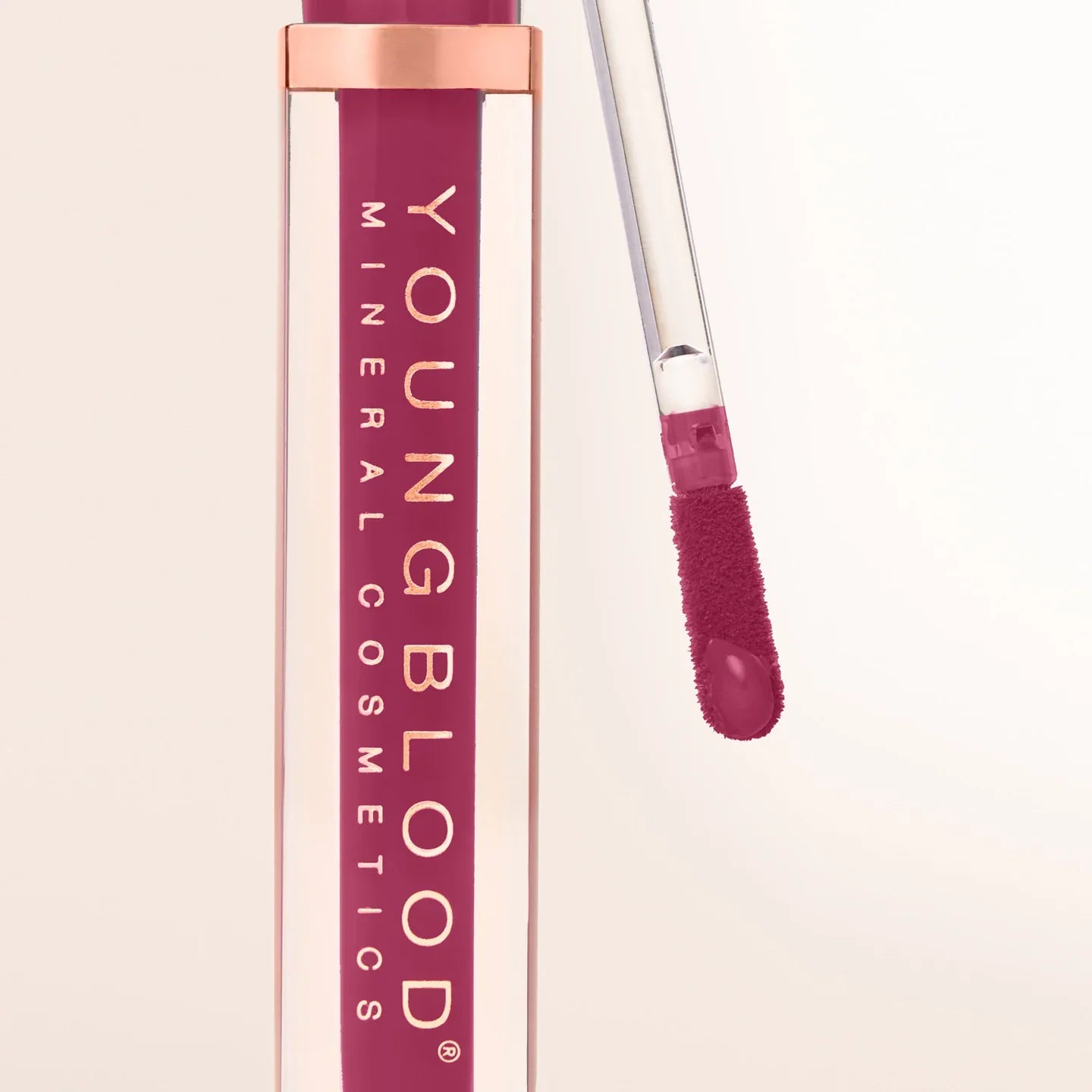 Youngblood Hydrating Lip Crème Love Affair detailbeeld 1